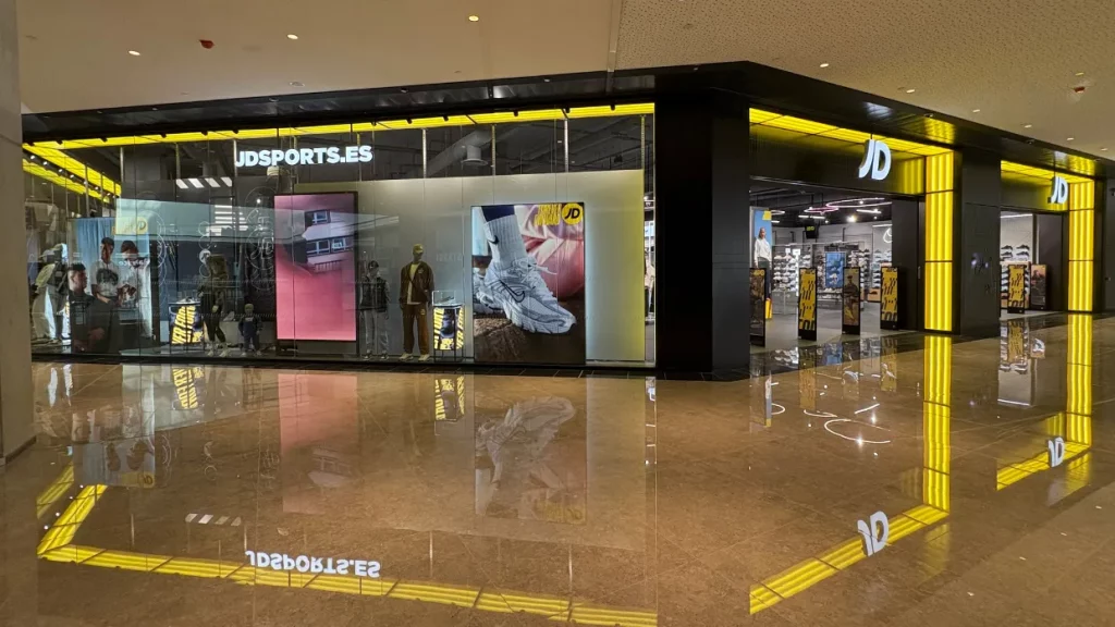 Construcción tienda JD